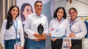 Nacional Seguros se viste de Sostenibilidad con las prendas recicladas de M&K 1