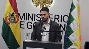 Ministro de Gobierno informa que 22 personas fueron aprehendidas ayer por transportar combustible de Cochabamba a la sede de Gobierno 1