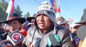 Ponciano Santos participa en la marcha evista pese a tener una orden de aprehensión en su contra 1
