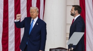 Trump advierte a Putin que "está jugando con fuego" al atacar a Ucrania 1