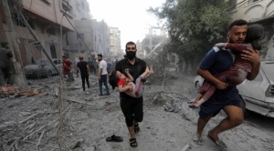 Expremier israelí denuncia que Israel conduce una “guerra de devastación” en Gaza y que asesina a civiles indiscriminadamente 1