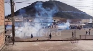 Reportan enfrentamientos en Betanzos, donde la policía busca desbloquear la carretera Potosí - Sucre 1
