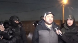 Ministro de Gobierno encabeza operativo de ingreso de 31 cisternas con combustible por Laja 1
