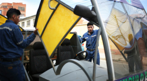 El "Katari MRC5", el auto eléctrico hecho por estudiantes con batería de litio boliviano 1