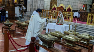 Instalación de la capilla ardiente  en honor a protomártires inicia agenda protocolar por fiestas julias 1