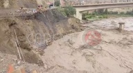 Puente en Lipari está apunto de colapsar por el fuerte caudal del río