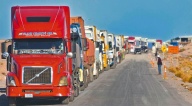 Por falta de dólares y combustible, transporte pesado anuncia bloqueo entre La Paz-Oruro para este lunes