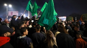 Tres rehenes israelíes y 90 presos palestinos, libres en primer día de alto al fuego en Gaza