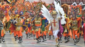 Oruro ya vive la fastuosa entrada del Carnaval del Bicentenario 2025