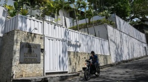 Los cinco rehenes de la embajada argentina en Caracas fugaron y están en EEUU