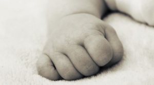 Madre investigada por muerte de su bebé de 4 meses queda en detención preventiva por 45 días