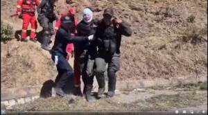 De 11 policías heridos, dos son internados por TEC leve en la CNS