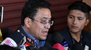Gobierno formaliza denuncia por terrorismo contra Evo Morales