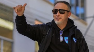 Robatto se va abucheado y en la conferencia dice que habrá cambios