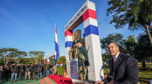 "Guerra de hermanos, nunca más", dice  el presidente de Paraguay en acto por los 90 años del fin de la guerra del Chaco