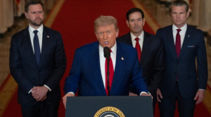 Trump sugiere que respalda un "cambio de régimen" en Irán