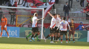 Always Ready vence a The Strongest con un gran tiro de Saucedo a los 96