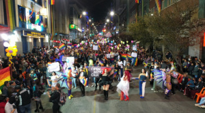 La Paz y El Alto se llenan de color y orgullo en masivas marchas por la diversidad sexual