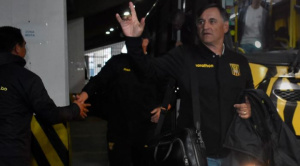 Jugadores atigrados asisten al estadio sin ropa oficial del club