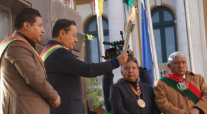 Autoridades y representantes de instituciones rinden honores a los  protomártires de gesta del 16 de julio