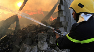 La cifra de muertos aumenta a al menos 63 en el incendio en un hipermercado en Irak
