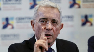 Expresidente de Colombia Álvaro Uribe fue declarado culpable por soborno a un testigo