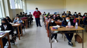 Maestros ven 20% de ausentismo en clases a distancia y Educación prevé retorno a aulas este lunes