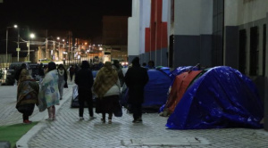 Bolivia vs. Brasil: aficionados acampan desde hace días por entradas