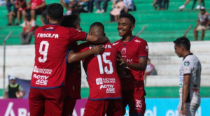 Guabirá vence a U de Vinto, la goleada pudo ser más amplia