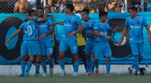 Blooming gana un duro partido y baja de la punta a Always Ready 