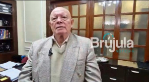 Hassenteufel sugiere a los jurados de mesa impedir que personas ingresen a votar con celular