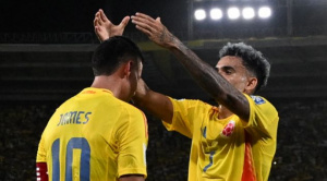 James Rodríguez rompe la muralla boliviana a los 30 minutos