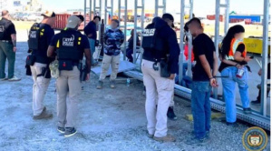 Migrantes latinos y surcoreanos, entre los  450 detenidos en redada en una de planta de Hyundai en EEUU