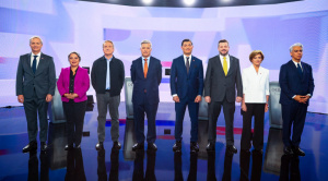 Ocho aspirantes a la Presidencia de Chile enfrentan un deslucido primer debate electoral