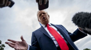 Trump demanda por $us 15 millones a The New York Times y a cuatro de sus reporteros