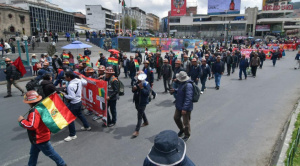 Mineros marchan por el centro paceño en contra de avasallamiento y el robo de minerales