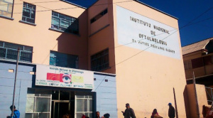 El Instituto de Oftalmología se queda sin equipos para cirugías y pone en riesgo la visión de pacientes
