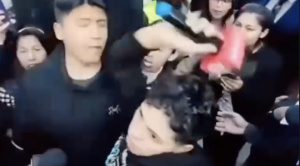“Festi Saracho”: vocalista de Sangre Cumbiera lanza micrófono de un canal luego de su audiencia
