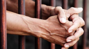 La Policía detuvo a dos hombres acusados de  abuso sexual contra una menor de 14 años y una joven de 20 años