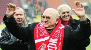 Rusia homenajeará a su leyenda de 99 años Nikita Simonyan