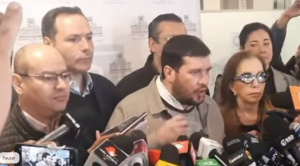 Cívicos cruceños presentan Proyecto de ley para agilizar venta de combustible