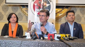 Rodrigo Paz advierte con juicio de responsabilidades a Luis Arce por la crisis de combustibles