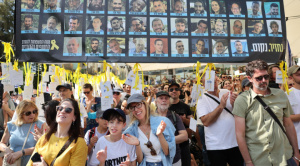 Familiares relatan la violencia física y psicológica que sufrieron los rehenes israelíes
