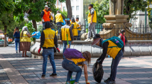Sol.bo reaparece con sus chalecos amarillos y realiza una jornada de limpieza