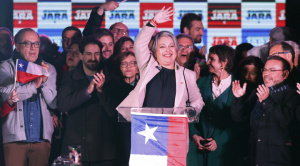 Sondeos antes de las presidenciales en Chile dan ganadora a Jara y revelan pugna entre la derecha