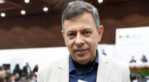 Diego Ávila asume la presidencia del Senado con amplia mayoría y promete una gestión de diálogo