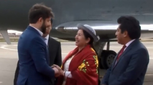 El presidente de Chile, Gabriel Boric, llega a Bolivia para asistir a la posesión de Rodrigo Paz