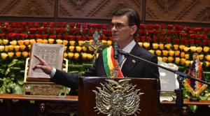 El presidente destaca que comienza “un nuevo tiempo” y que Bolivia “nunca más” estará aislada