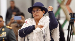 Excanciller deslinda responsabilidades sobre entrega de manillas a familiares de Lara