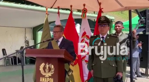 Oviedo dice a la Policía que se debe  recuperar la institucionalidad y  traza tres luchas frontales